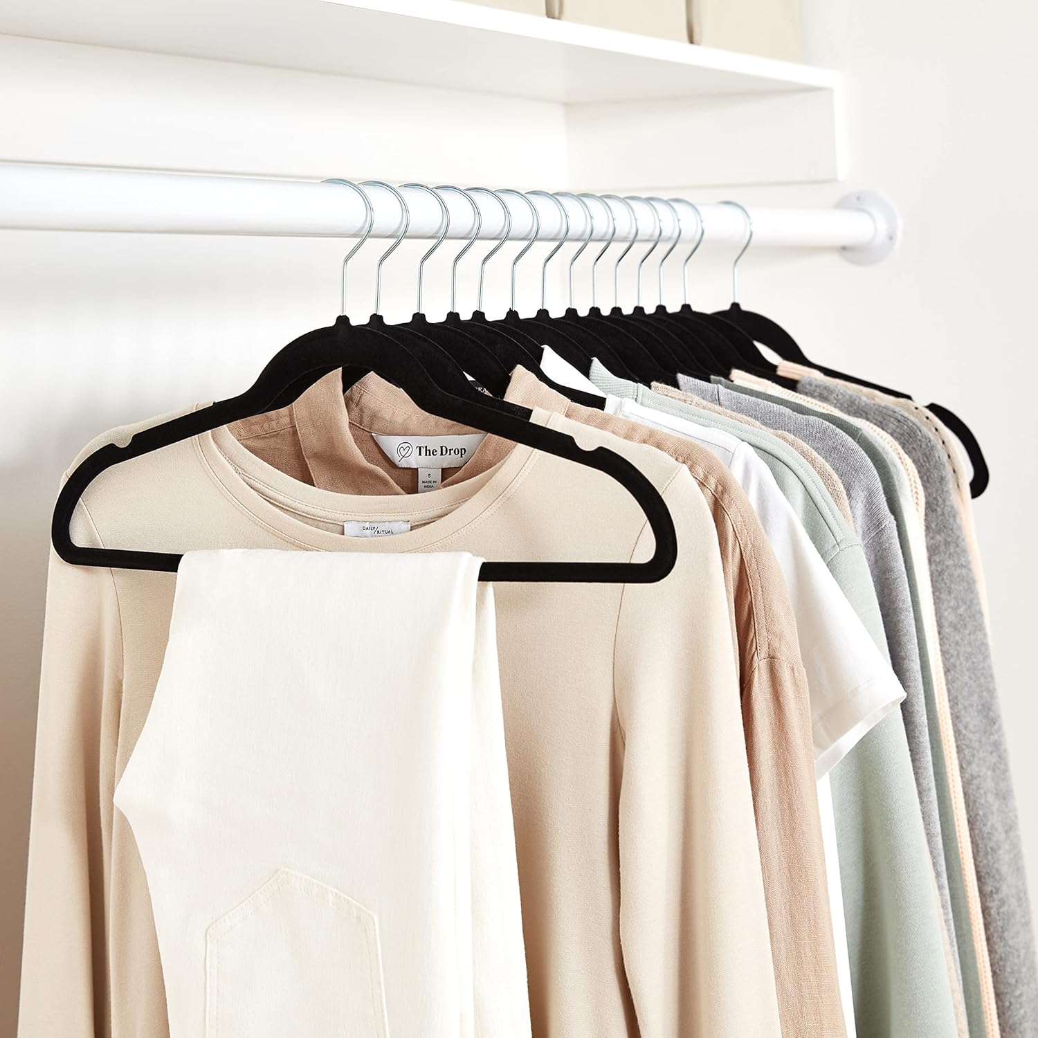 Amazon Basics Slim Velvet Hangers
